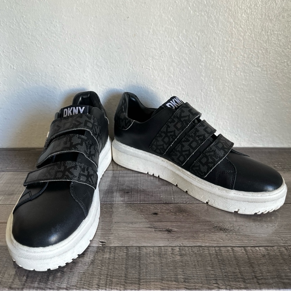 DKNY Marzi Platform Sneakers Size 11M